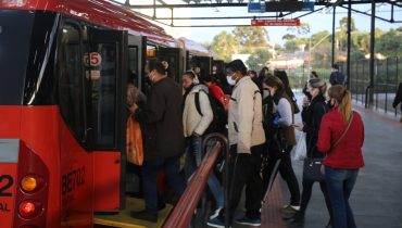 Para conter coronavírus, TCE manda parar ônibus em Curitiba