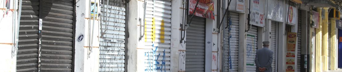 Comércio fechado em Curitiba