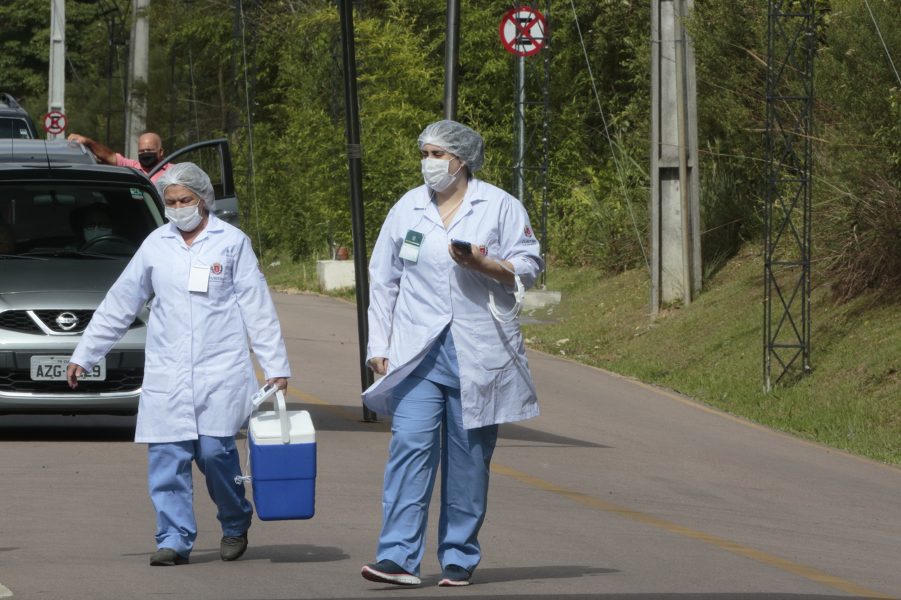Bombeiros e guardas municipais de Curitiba serão vacinados