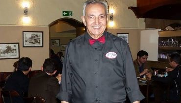 garçom do restaurante Imperial