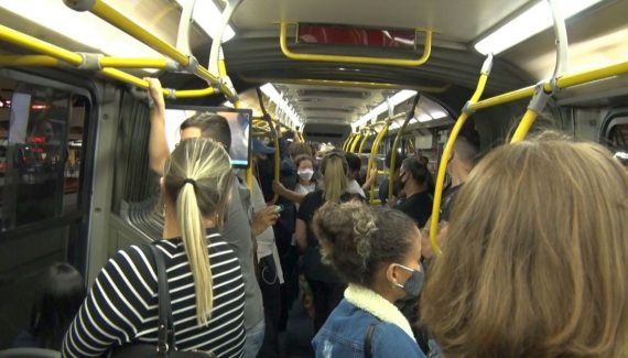 Ônibus cheios em Curitiba