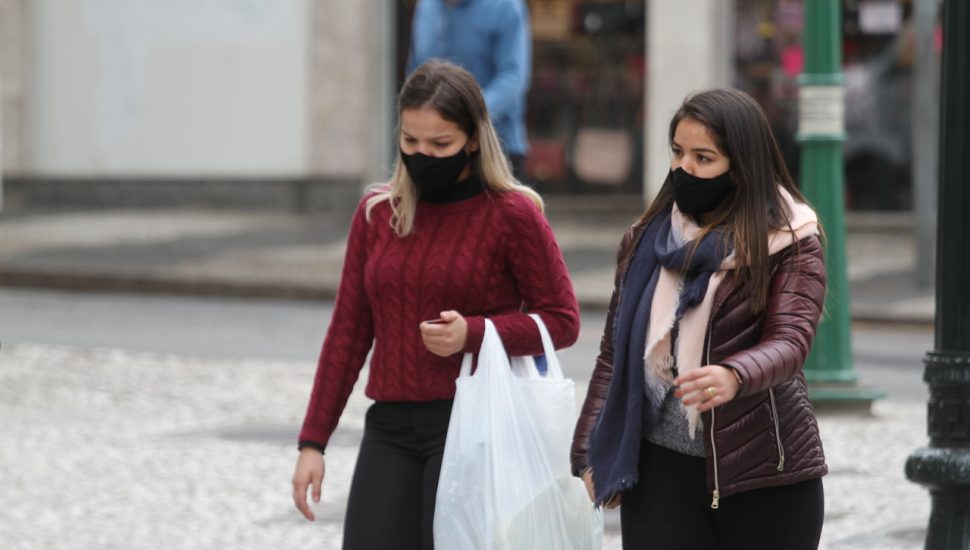 Friozinho e garoa na previsão do tempo para Curitiba