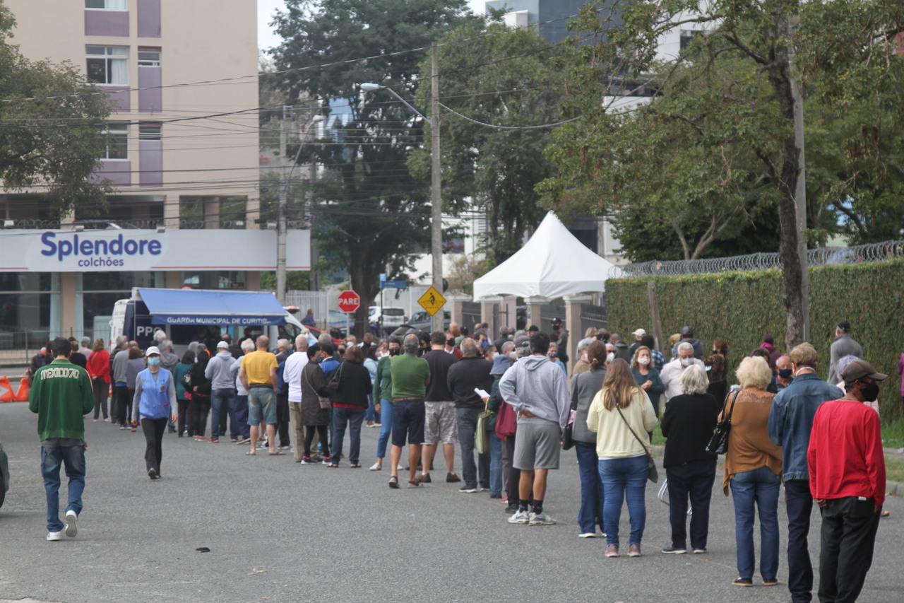 Idosos na bronca com a prefeitura de curitiba