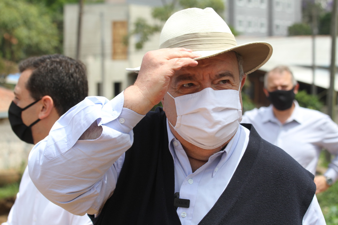 Greca teve um AVC e se recupera bem no Hospital Nossa Senhora das Graças