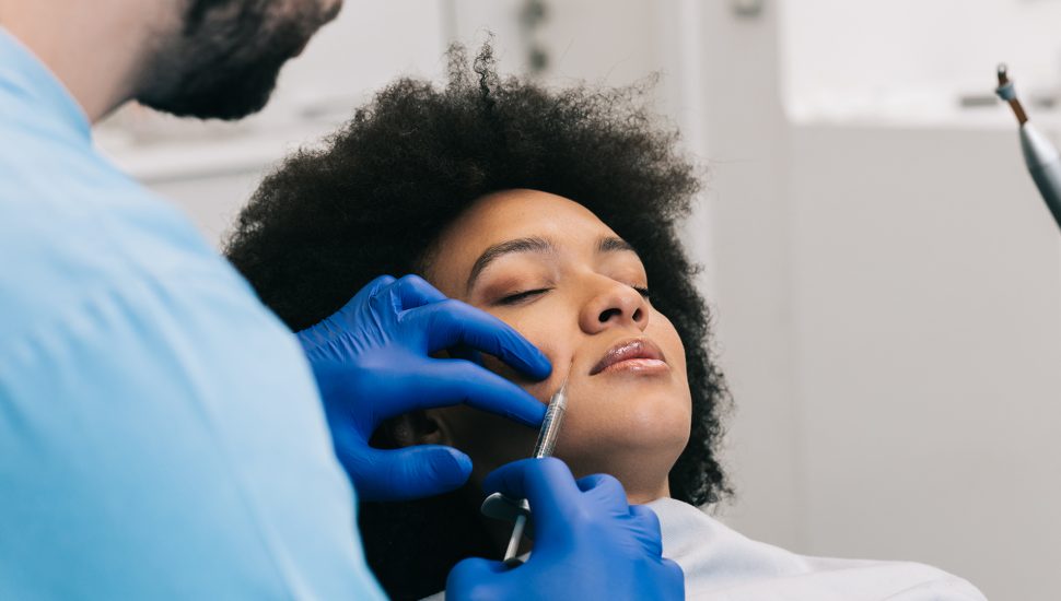 Mercado da odontologia estética é um dos que mais cresce no Brasil. / Foto: ShutterStock