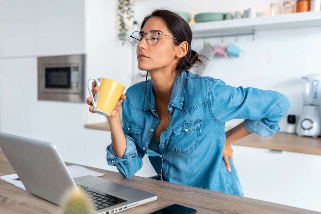 Home office exige cuidados e uso do notebook é um dele