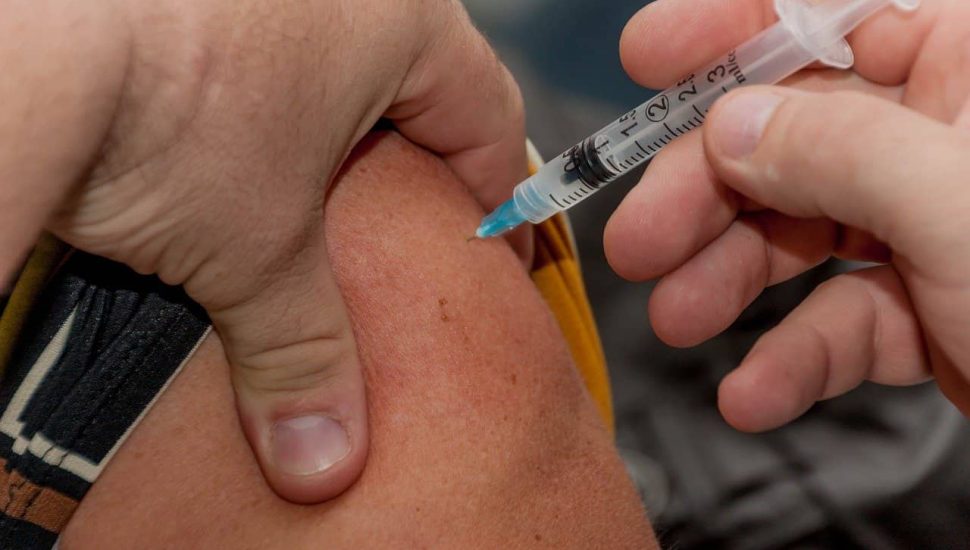 Vai se vacinar contra a covid-19? Confira o cronograma da RMC e Litoral