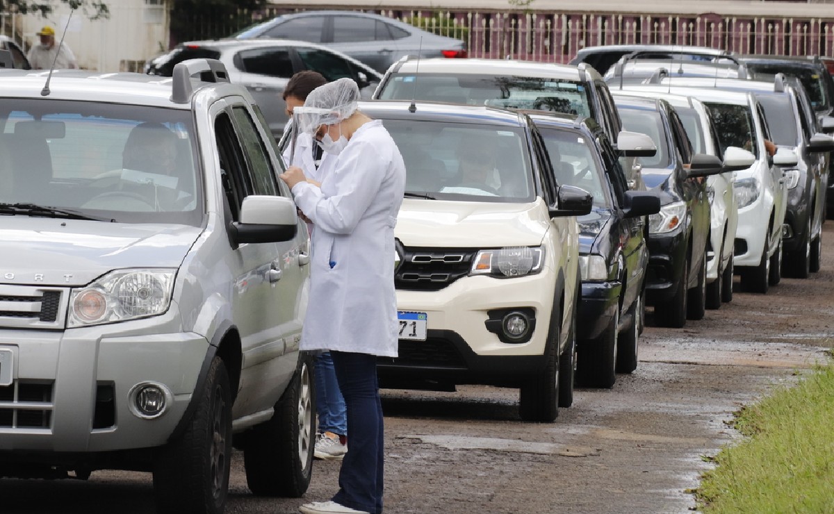 Drive Thru da vacinação em Curitiba