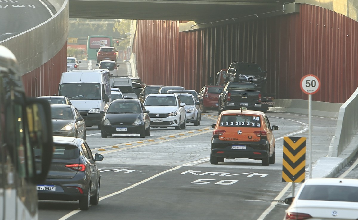 Trincheira da Mário Tourinho é liberada em Curitiba após três anos
