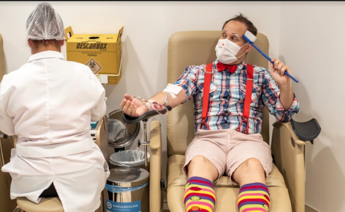 palhaços doam sangue em hospital de Curitiba