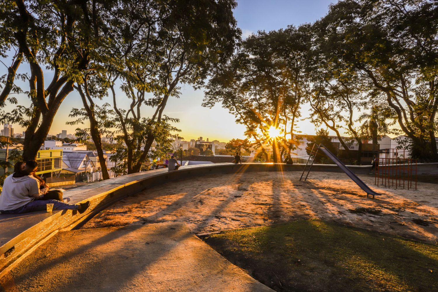 Praça das Nações foi revitalizada após denúncia da Tribuna