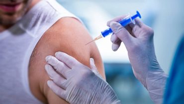 Confira o calendário de vacina contra covid-19 da RMC e Litoral