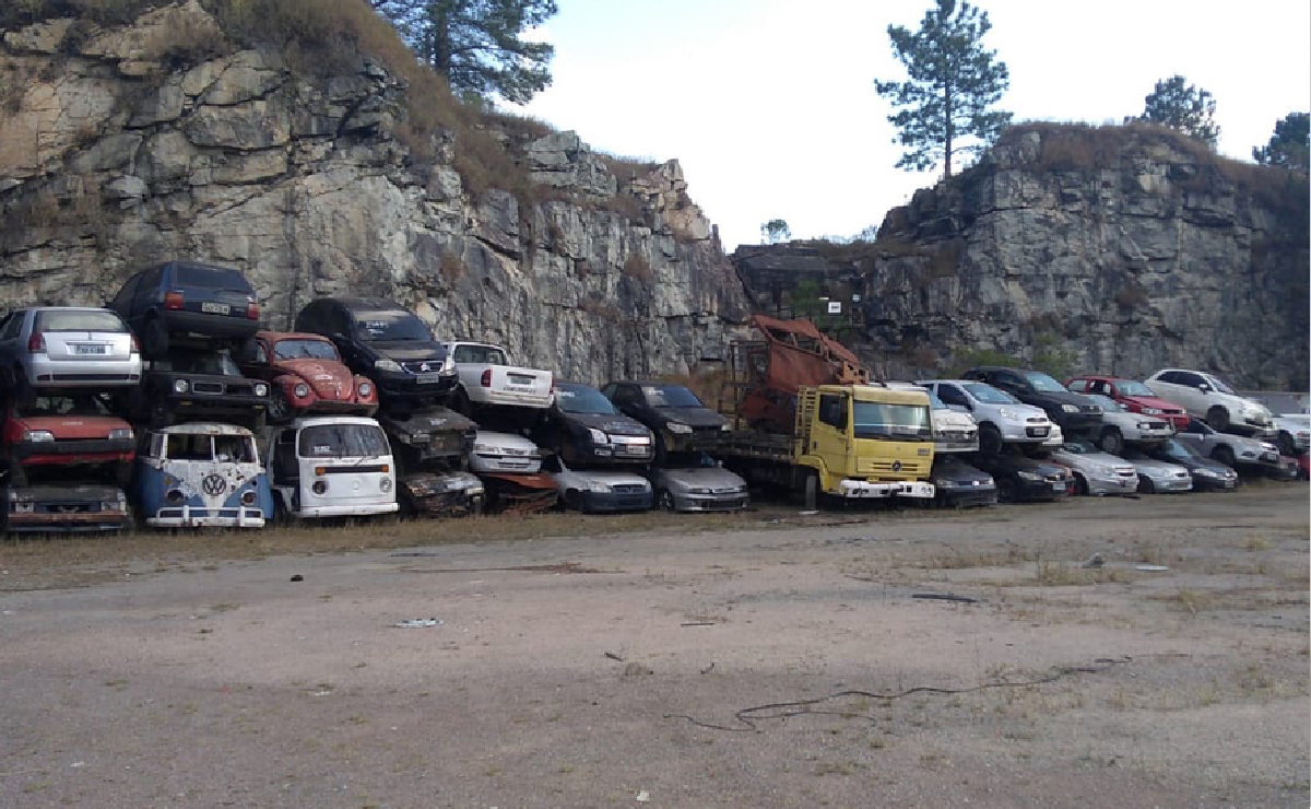 leilão de sucata do DER