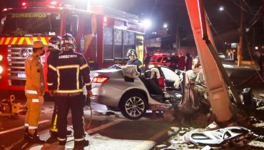 acidente com bmw em Curitiba