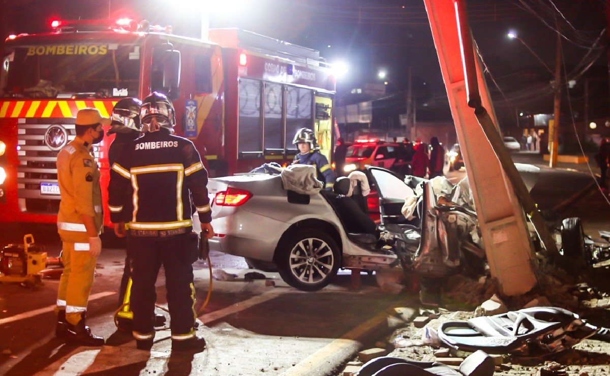 acidente com bmw em Curitiba