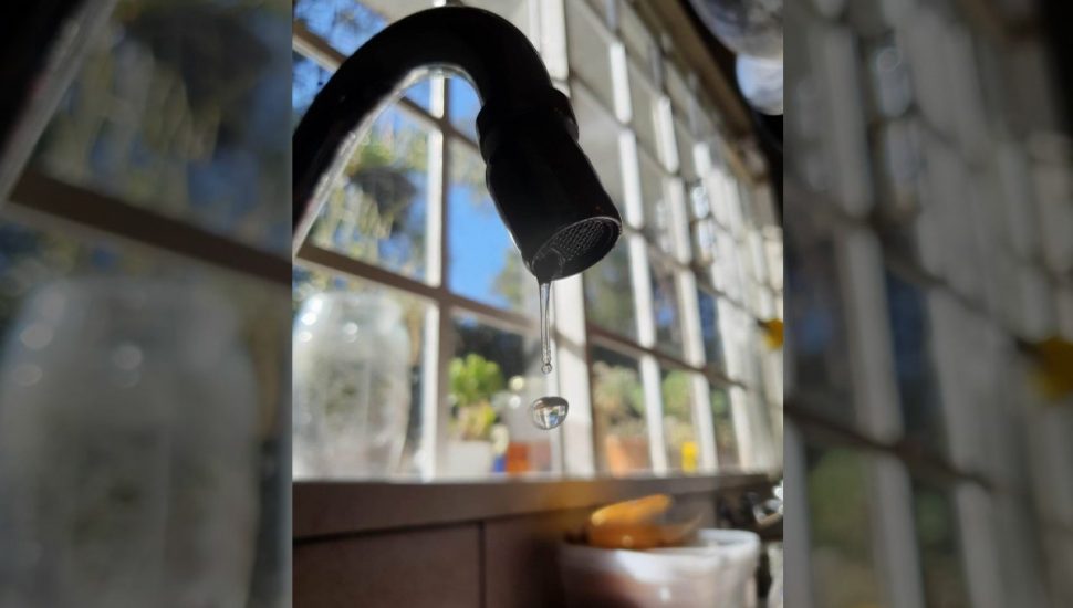 Falta de água e rodízio da Sanepar seguem em Curitiba e região.