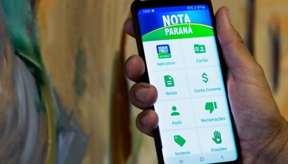 Aplicativo do Nota Paraná dá prêmios em dinheiro para quem coloca no CPF na nota.