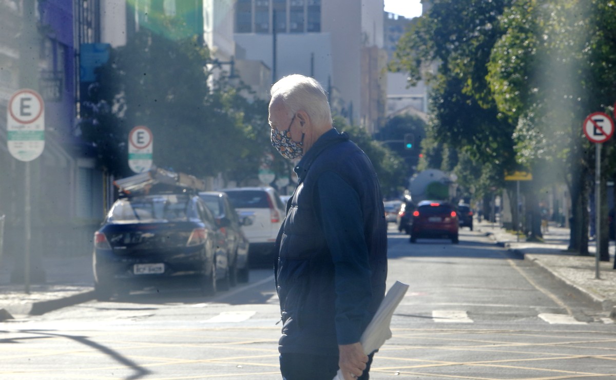 Estudo da UFPR aponta que variante delta é quase metade dos casos registrados no Paraná.