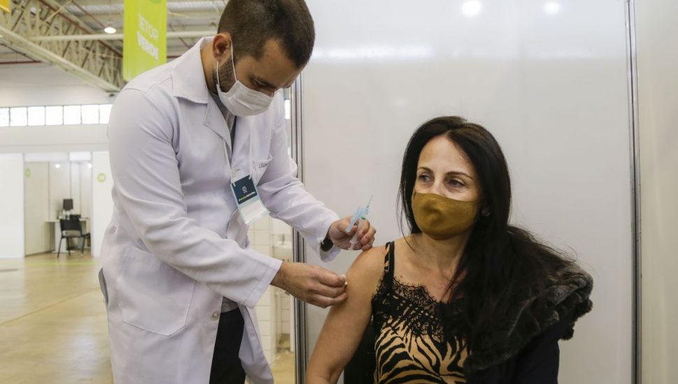 Quase 50 mil pessoas foram imunizadas contra a covid-19