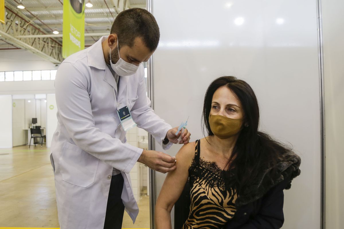 Quase 50 mil pessoas foram imunizadas contra a covid-19