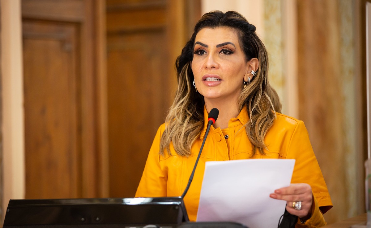 Vereadora Flávia Francischini precisou passar por uma cirurgia de emergência e segue internada.