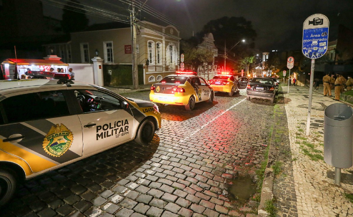 Aifu teve trabalho neste final de semana em Curitiba.