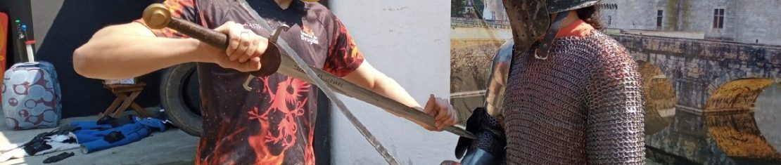 Escola em Curitiba promove uma volta no tempo para a idade média.