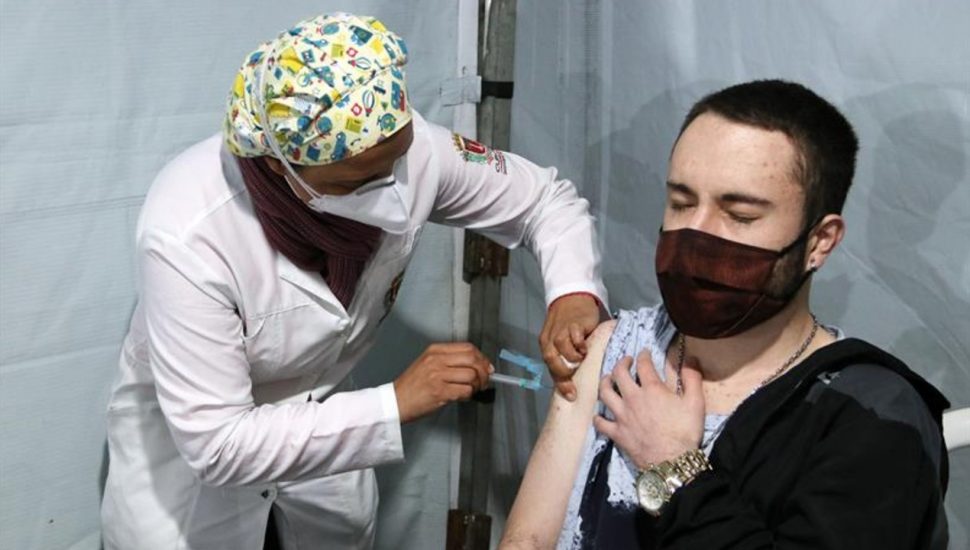 vacina jovens curitiba