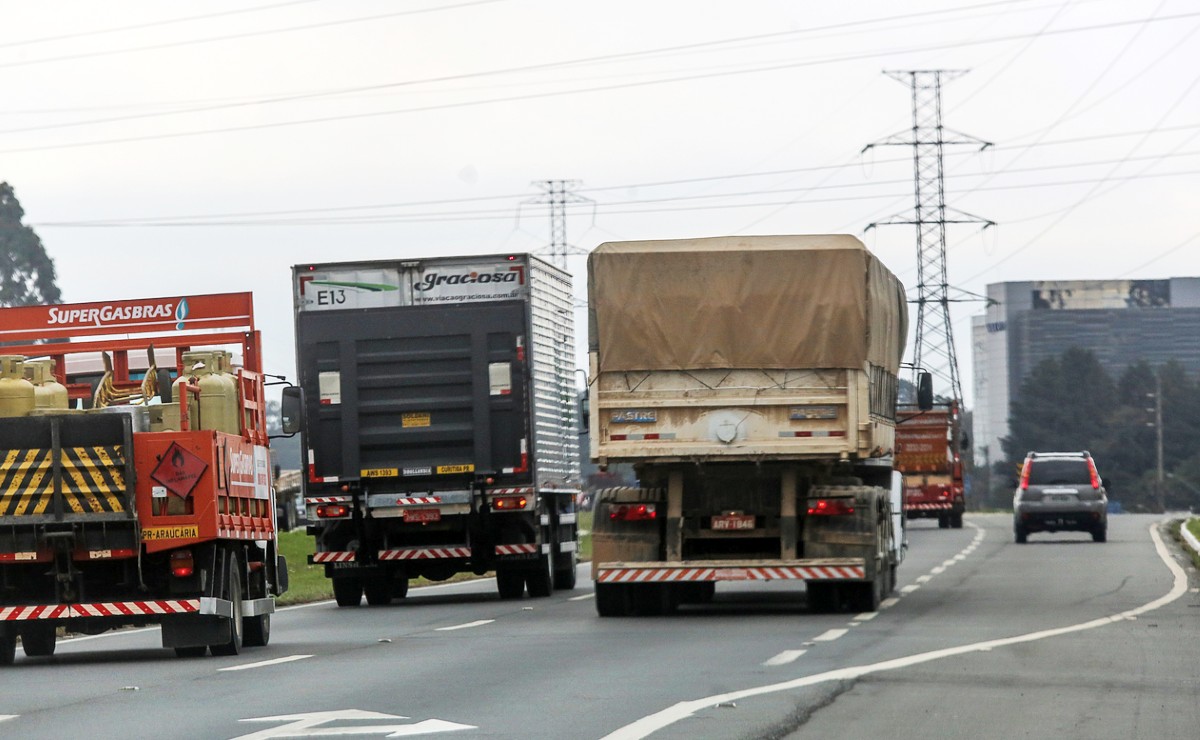 Estradas do Paraná nesta quarta-feira (09), dia de greve dos caminhoneiros.