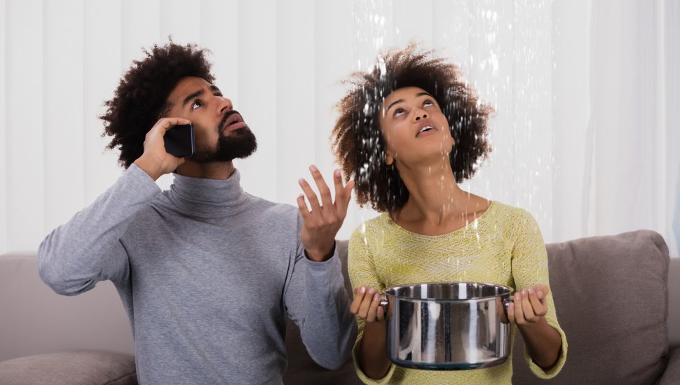 Evite alguns erros clássicos que acabam aprofundando os problemas em vez de dar um ponto final ao incômodo | Foto: Shutterstock