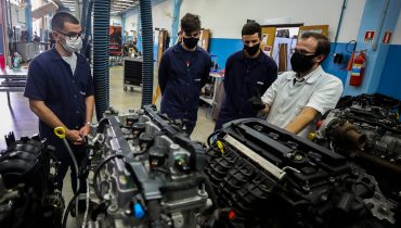 Aula nos laboratórios Senai. | Foto: Gelson Bampi / Sistema FIEP