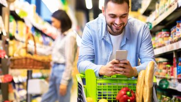 Hoje, o cliente consegue escolher como deseja comprar, presencialmente ou com alguns cliques. | Foto: Divulgação