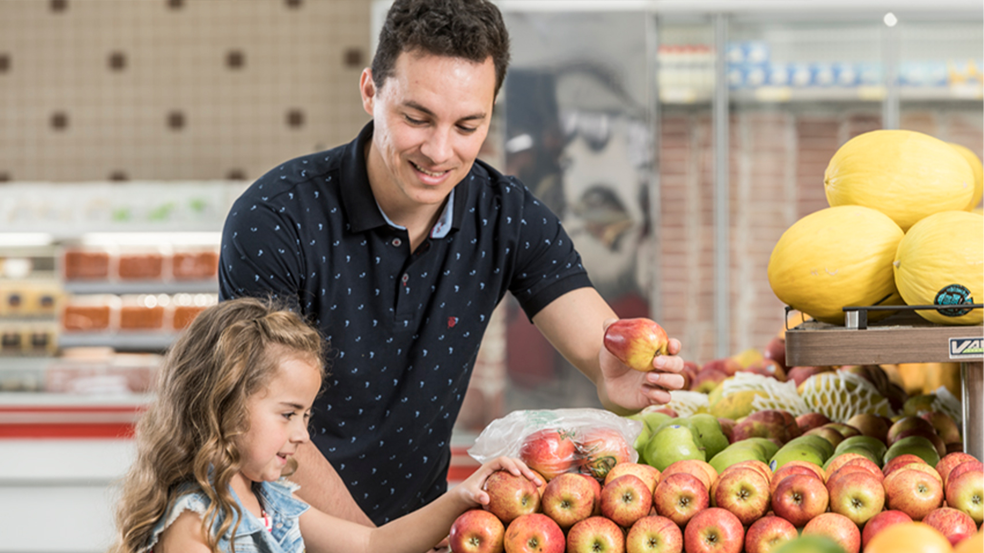 Fazer a feira do mês com a família é um dos momentos mais especiais para compartilhar. | Foto: Divulgação