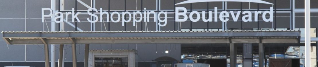 Com cerca de 20 mil metros quadrados, o novo shopping curitibano tem espaço para 230 lojas, 1,5 mil vagas de estacionamento, além de praça de alimentação.