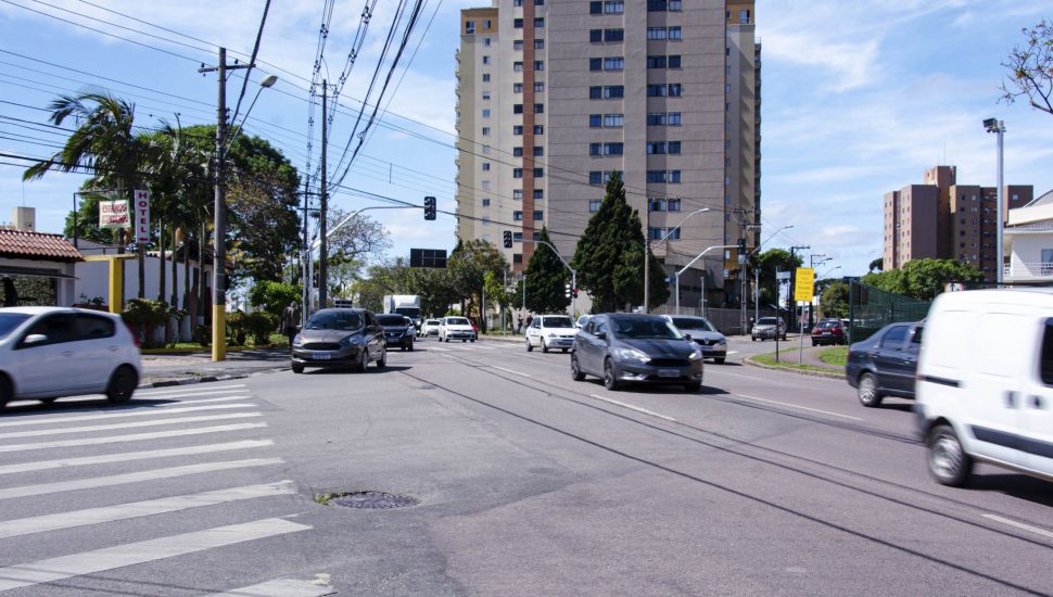Radares de Curitiba flagram várias infrações
