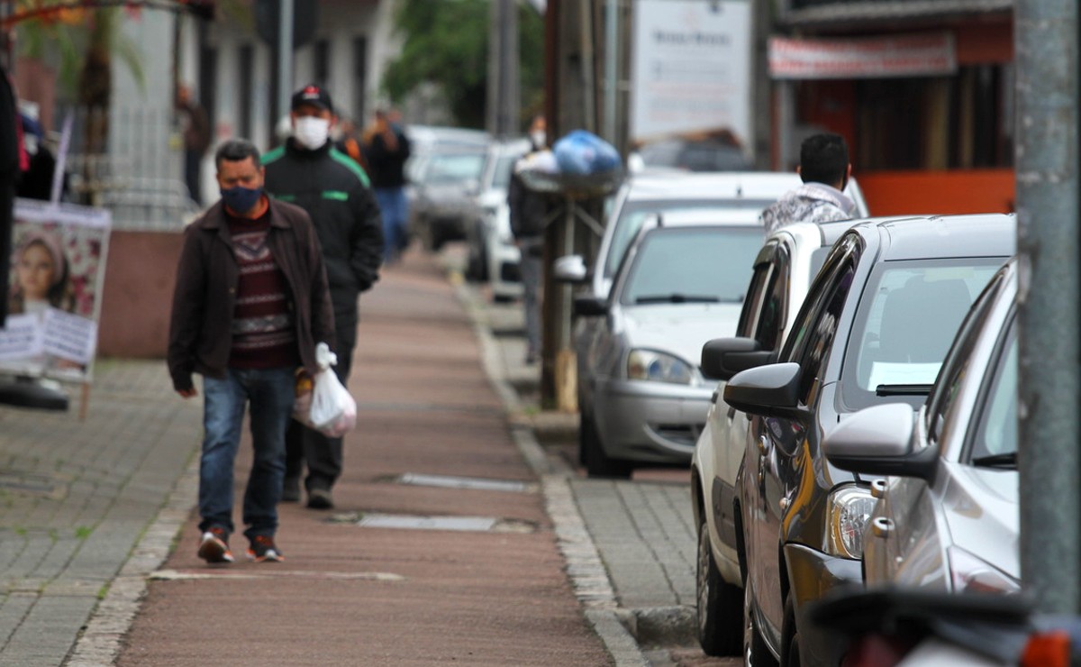 Bandeira amarela contra covid-19 vence hoje em Curitiba.