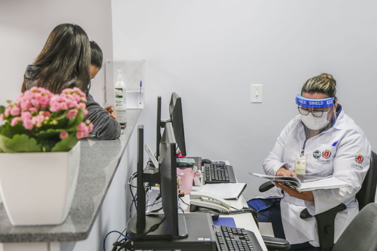 Postinhos da saúde reabertos em Curitiba