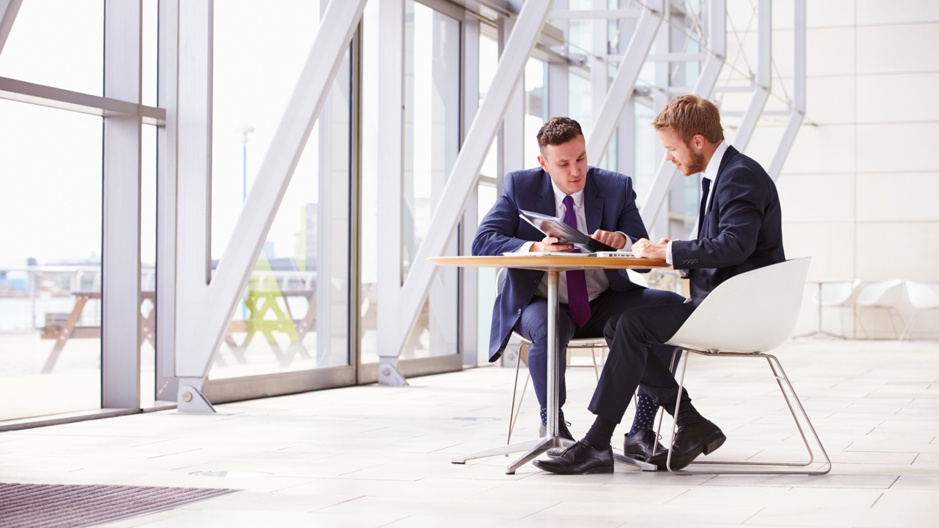 Se manter no mercado de trabalho demanda uma série de aptidões. | Foto: Shutterstock