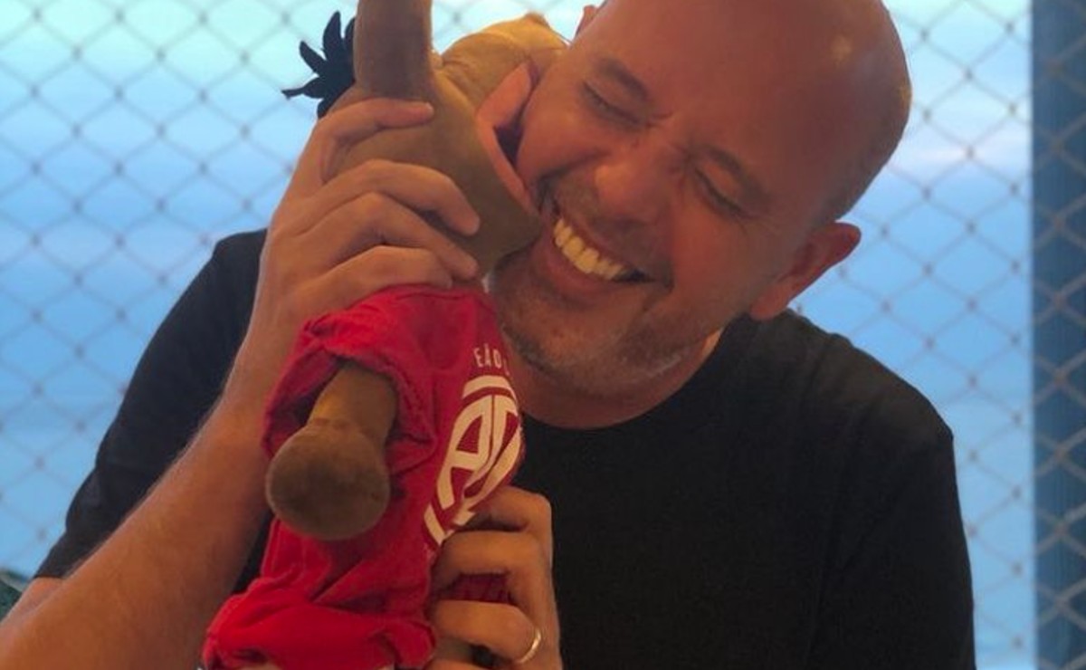 Alex Escobar vai comandar os cavalinhos do Fantástico.