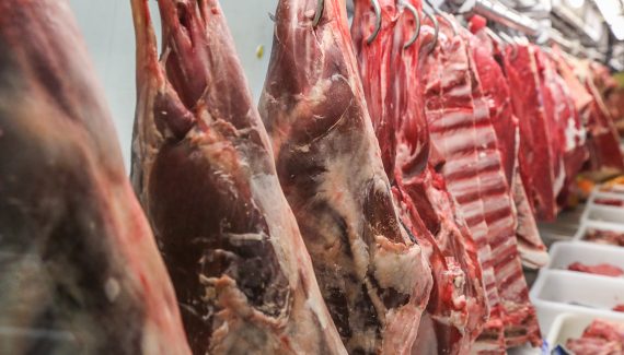 Preço da carne no Brasil pode cair com suspensão de vendas pra China