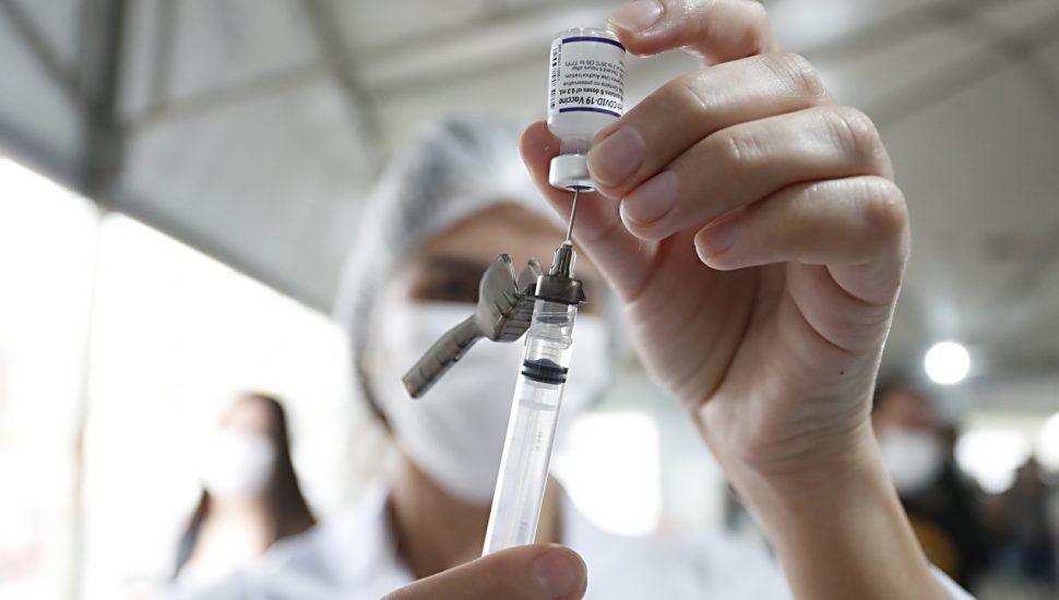 Vacinação de 2ª dose avança em Curitiba