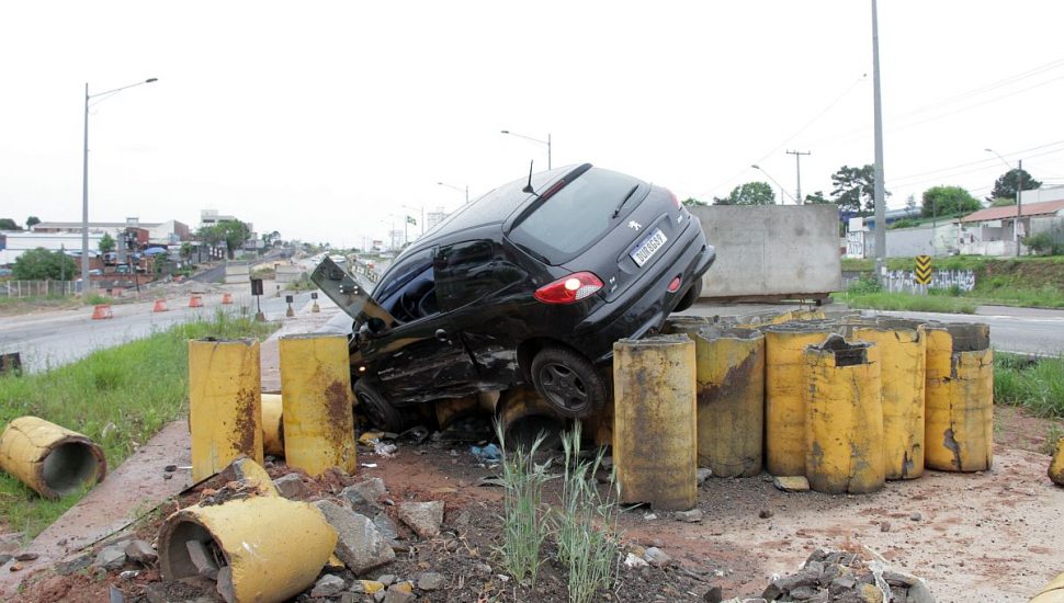 Grave acidente na Linha Verde, em Curitiba