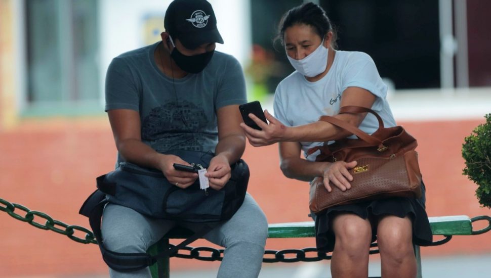 A flexibilização do uso de máscaras no Paraná pode ser avaliada pelo governo entre dezembro e janeiro de 2022.