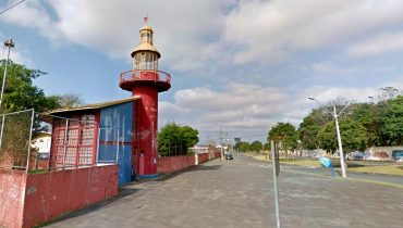 Carros foram roubados a mão armada ao lado de escola no bairro Cajuru, em Curitiba. Foto: