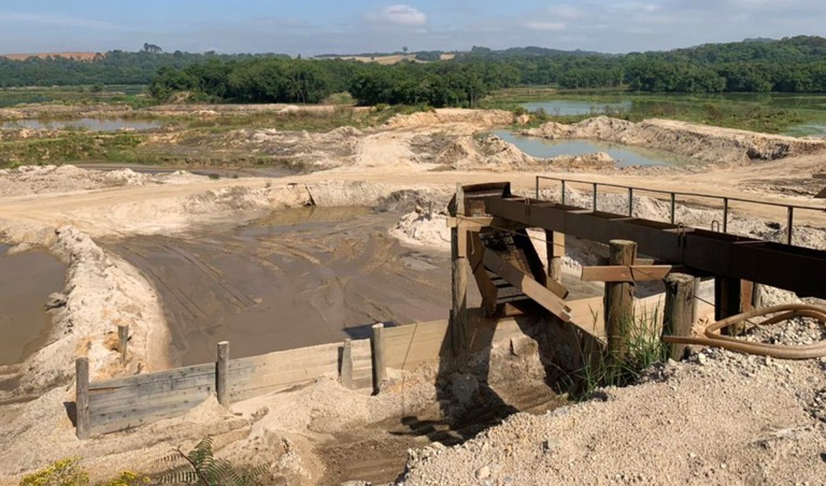Operação da PF ocorreu ao lado de Curitiba após flagras feitos por satélites.