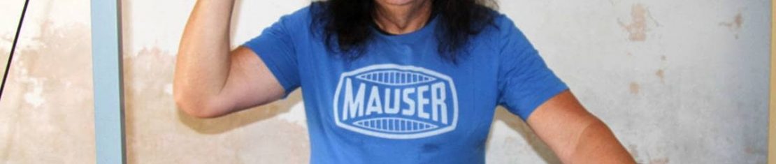 Nelson Rebello, mais conhecido como Oil Man, completa 61 anos e precisa de um novo "uniforme".