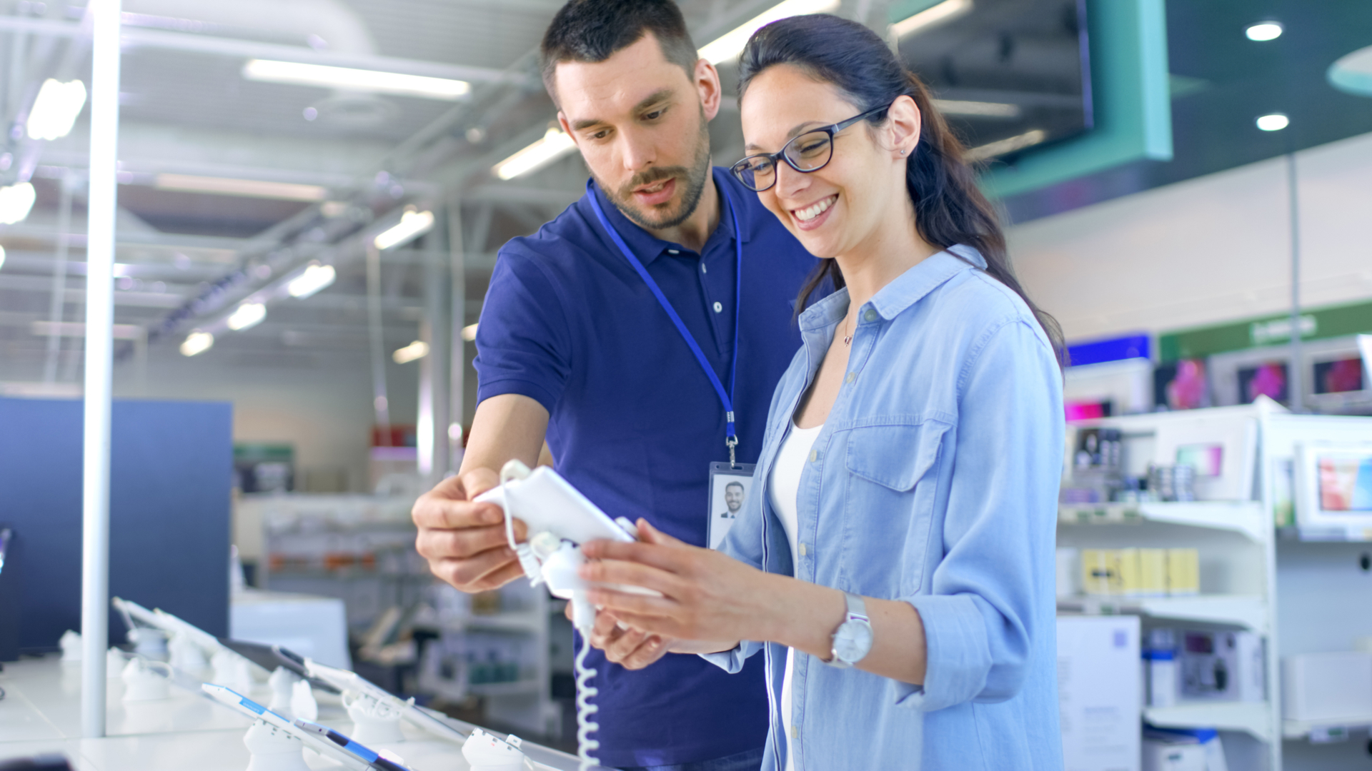 O consultor ajuda a escolher a solução adequada para as suas necessidades. | Foto: Shutterstock