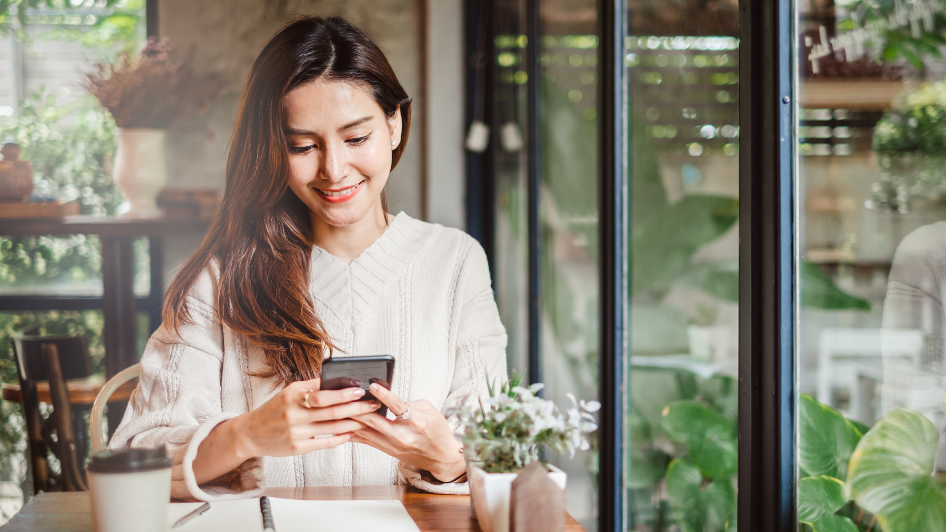 Uma boa conexão com a internet é essencial para que você faça o melhor uso possível do seu smartphone. | Foto: Shutterstock