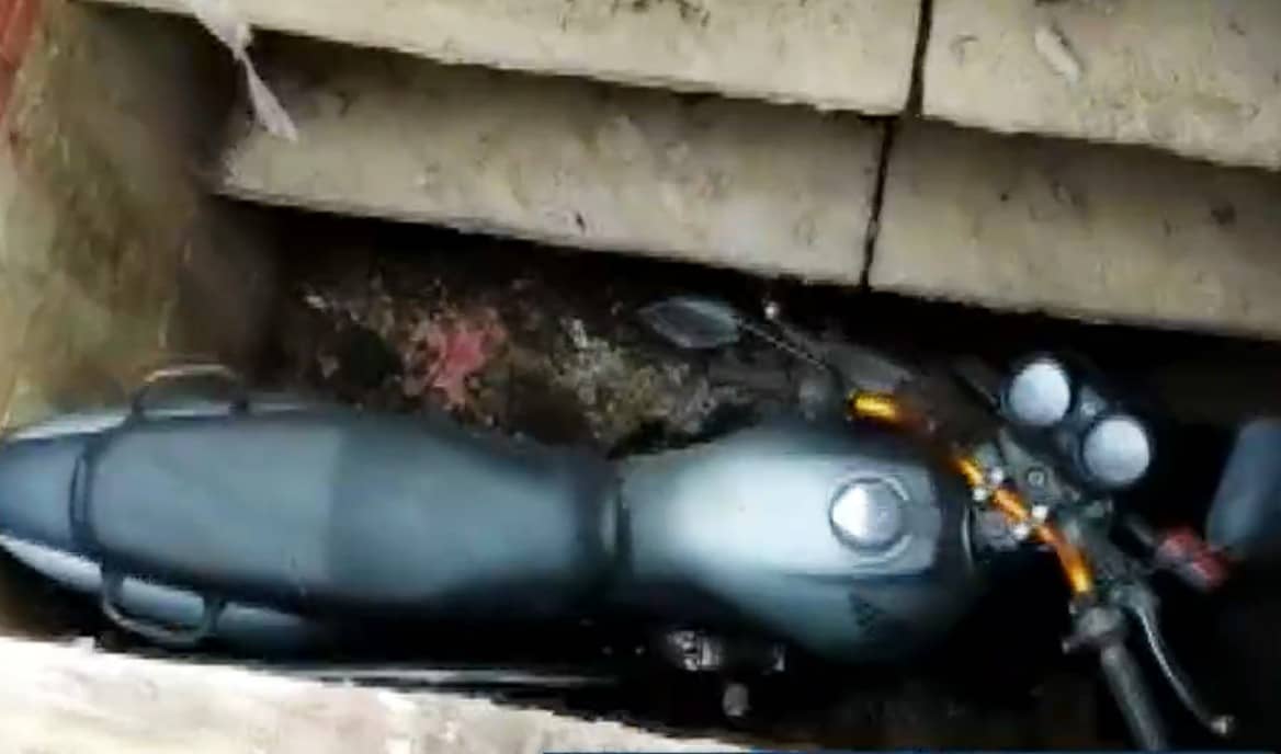 Moto apareceu sepultada em túmulo do Cemitério de Cornélio Procópio, no interior do Paraná.