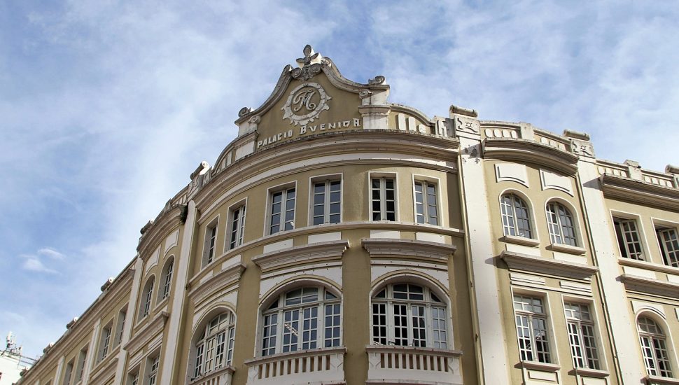 Fachada do Palácio Avenida em Curitiba